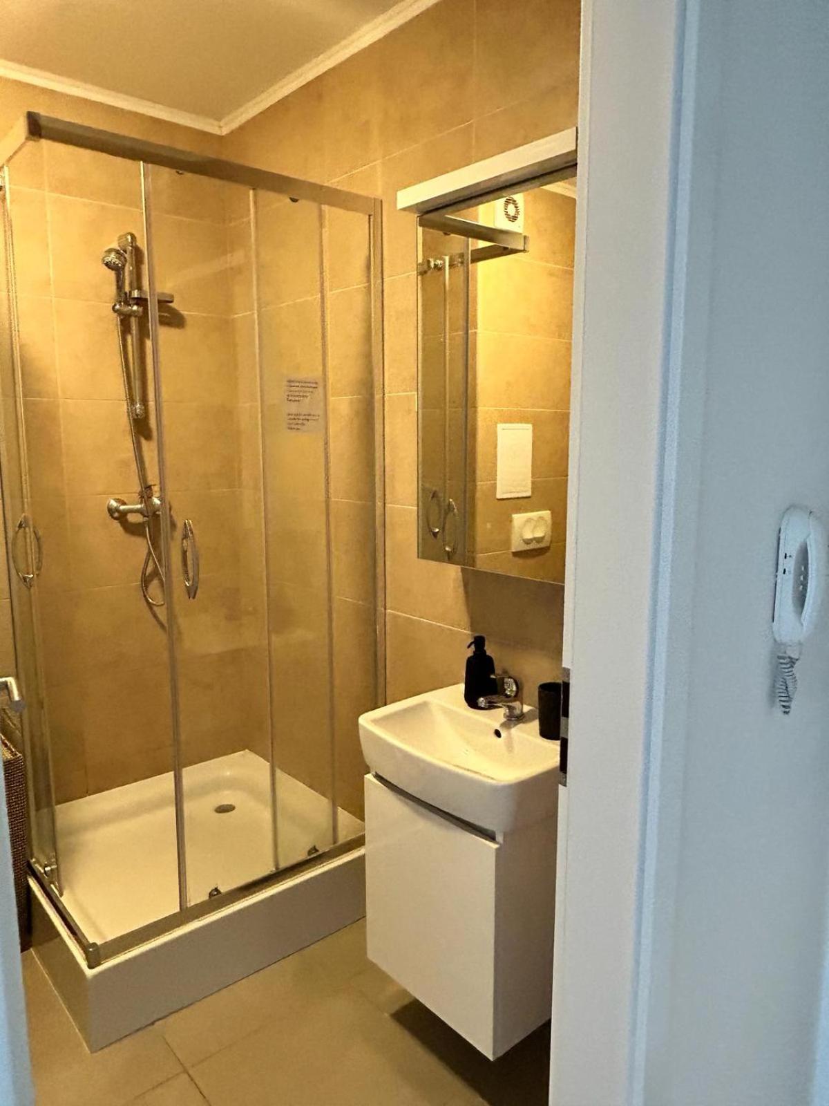 Krasny Utulny Byt S Balkonom A Parkovanim! Bratislava Extérieur photo