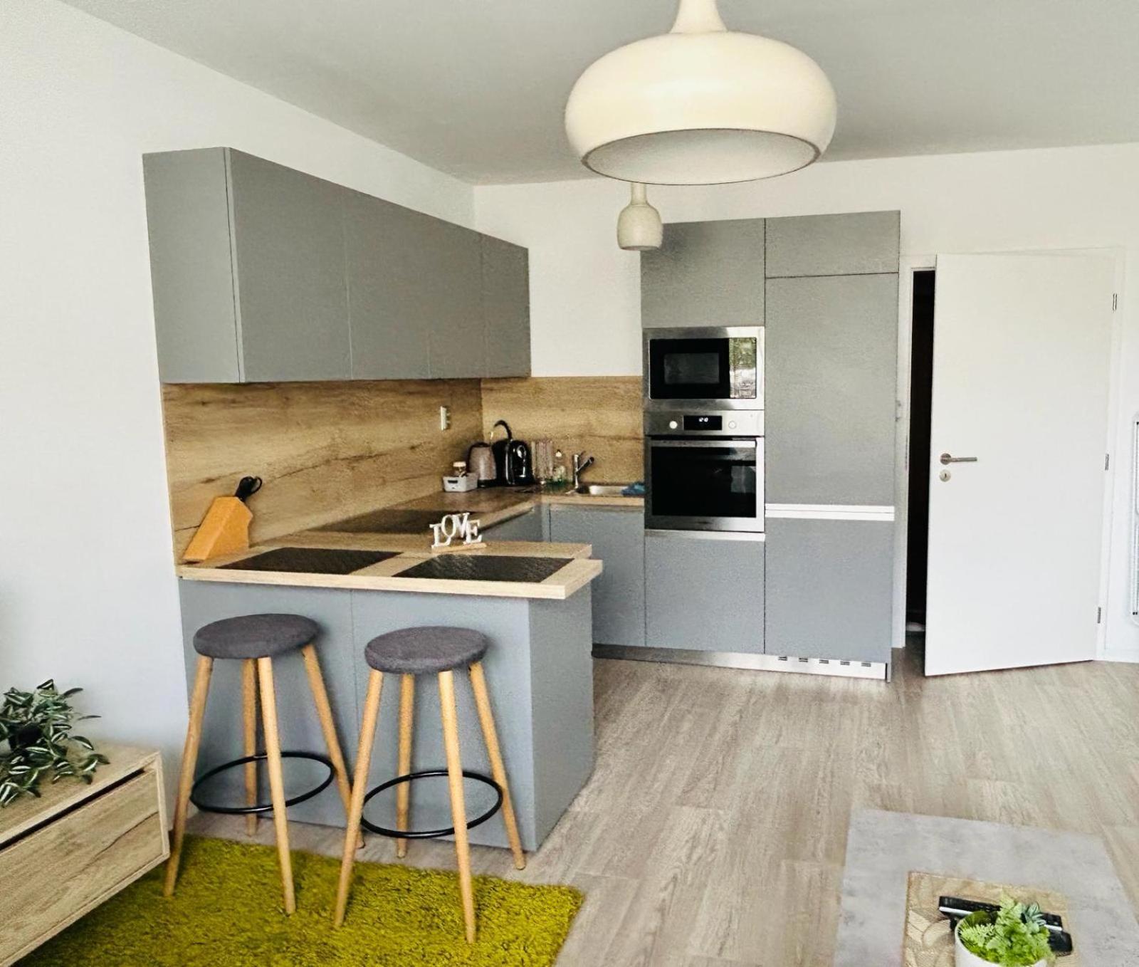 Krasny Utulny Byt S Balkonom A Parkovanim! Bratislava Extérieur photo